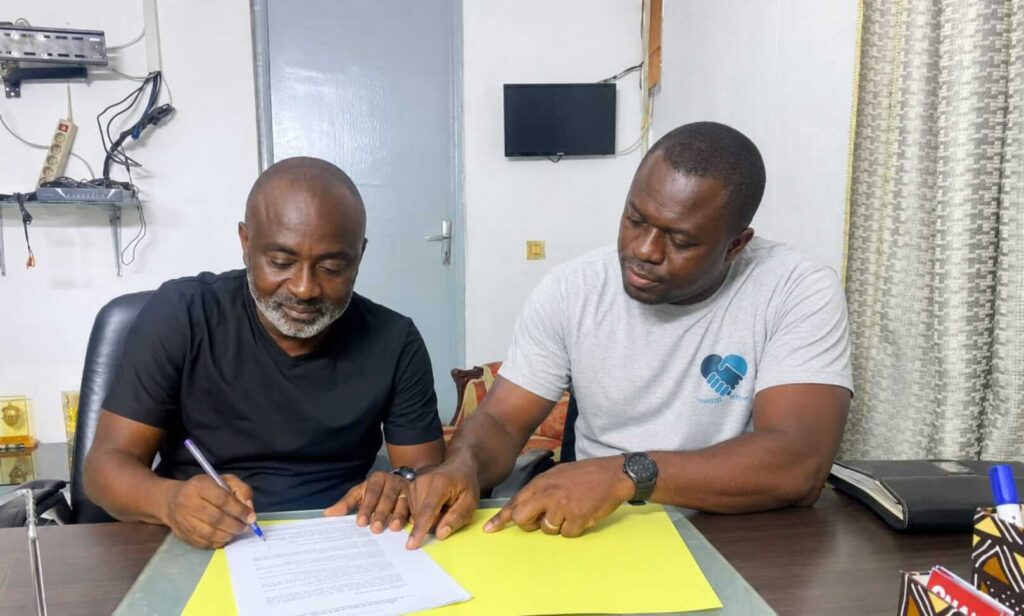 loan contract signing of Express Loan Transfer Ltd